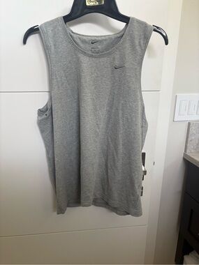 Nike Primary Versatile Dri fit tank top